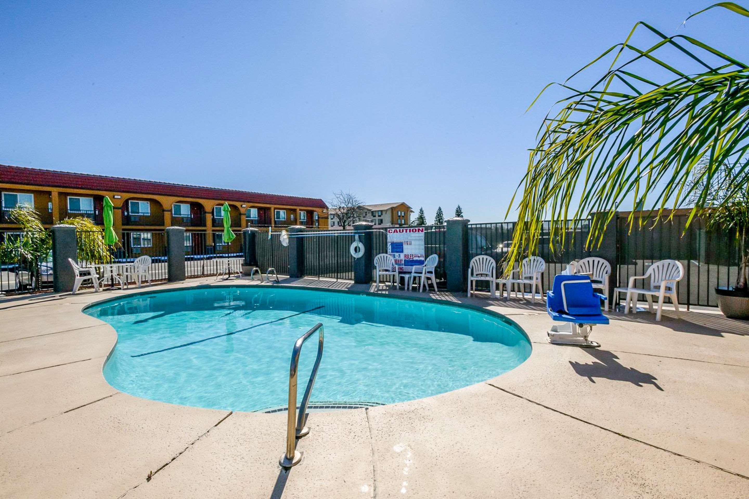 Quality Inn Redding Near I-5 Екстер'єр фото