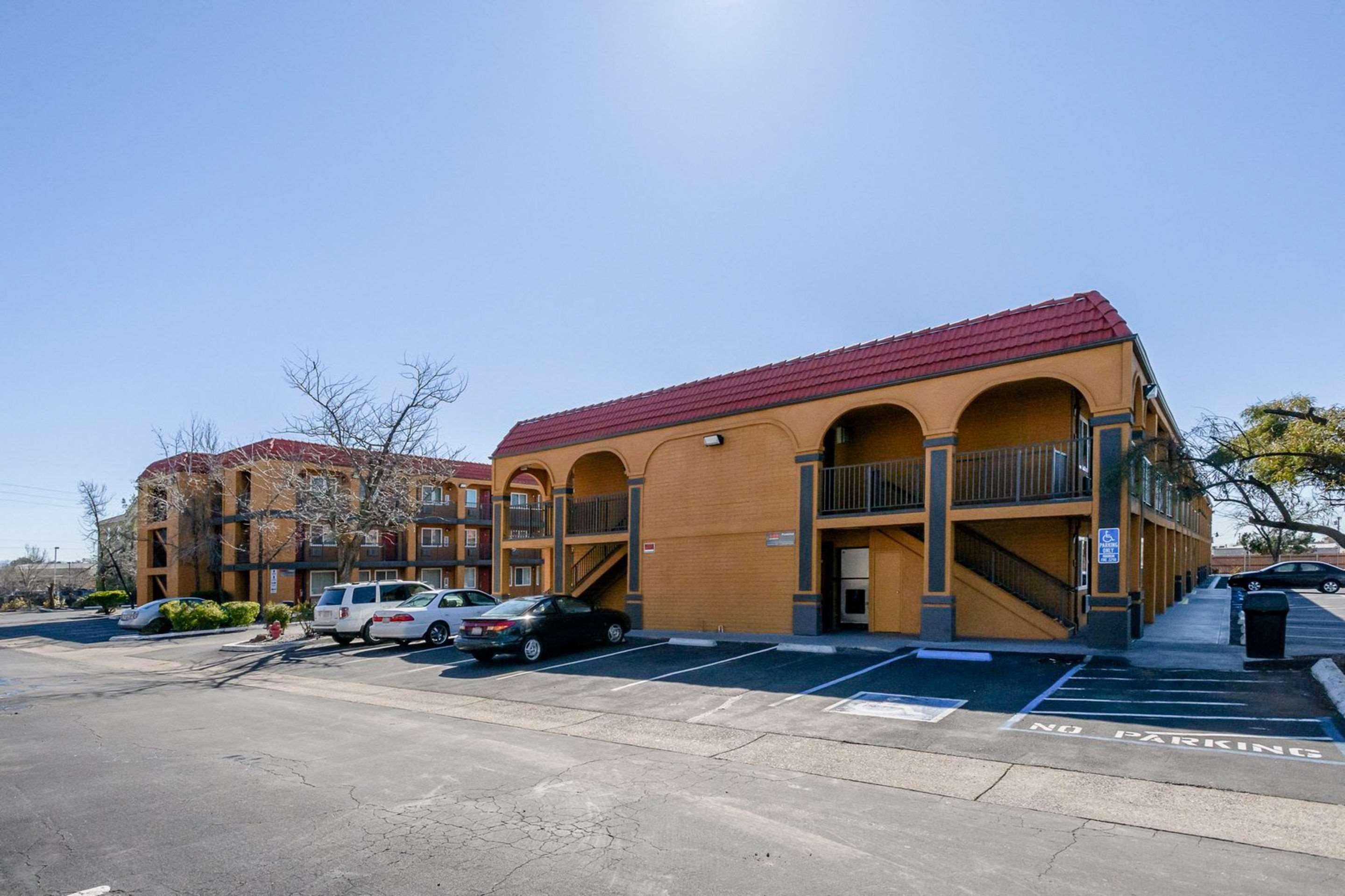 Quality Inn Redding Near I-5 Екстер'єр фото